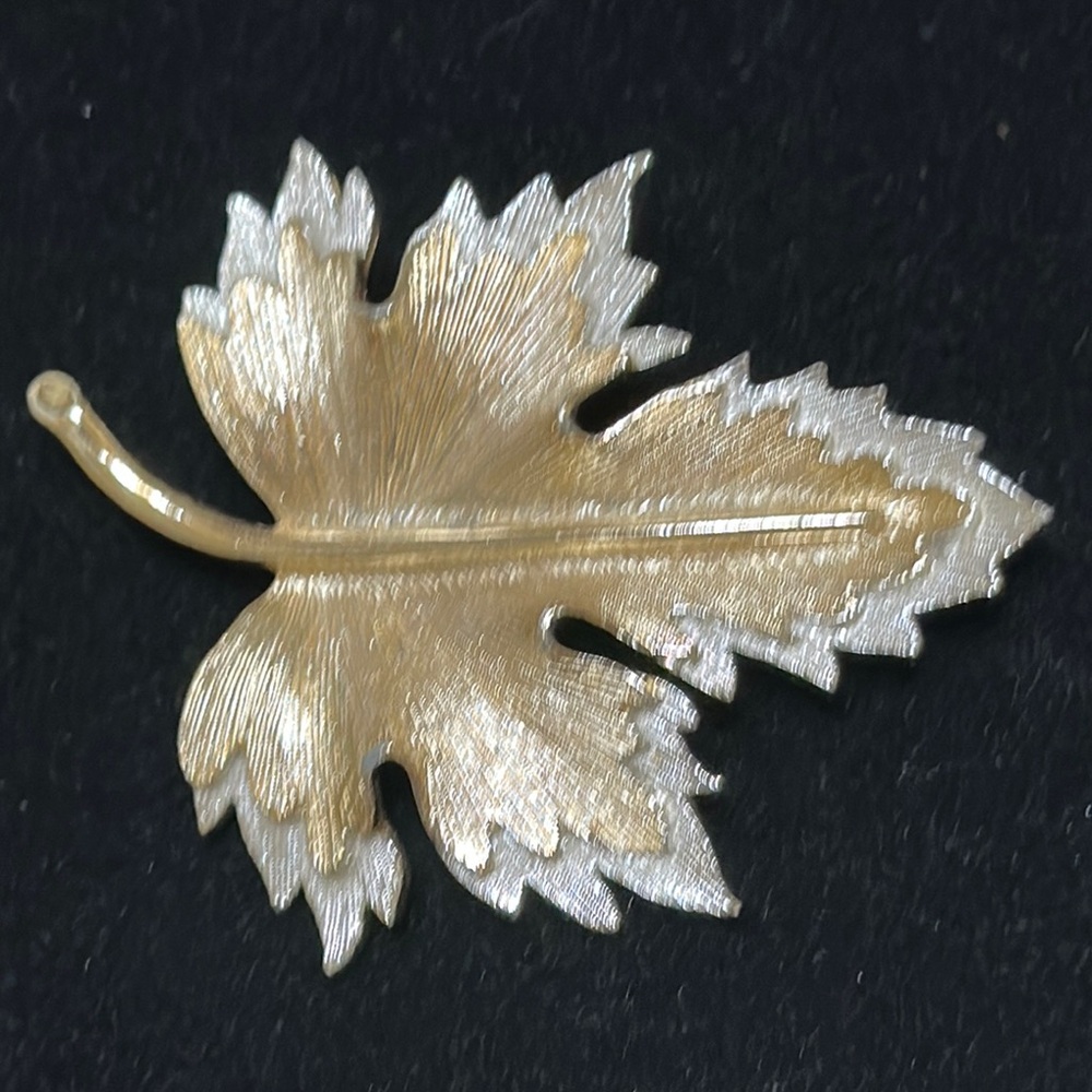 Sarah Coventry brushed Gold & Silver layered Fall Leaf vintage Brooch - 2 1/2”